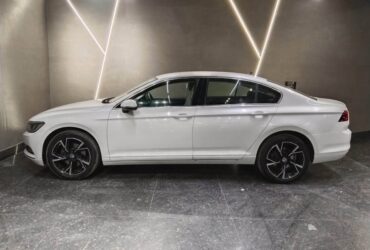 Used Volkswagen Passat Diesel Auto Car with VIP Number