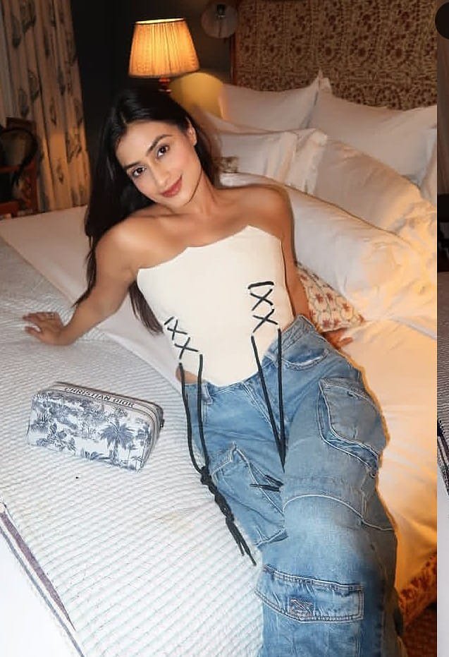 BOOK 9999585511 VERIFIED CALL GIRLS IN GREATER NOIDA