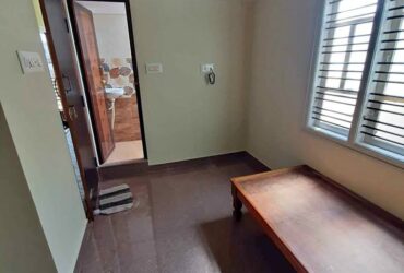 Budget Single Room with Attached Bath Near Vidya Vikas College Mysuru
