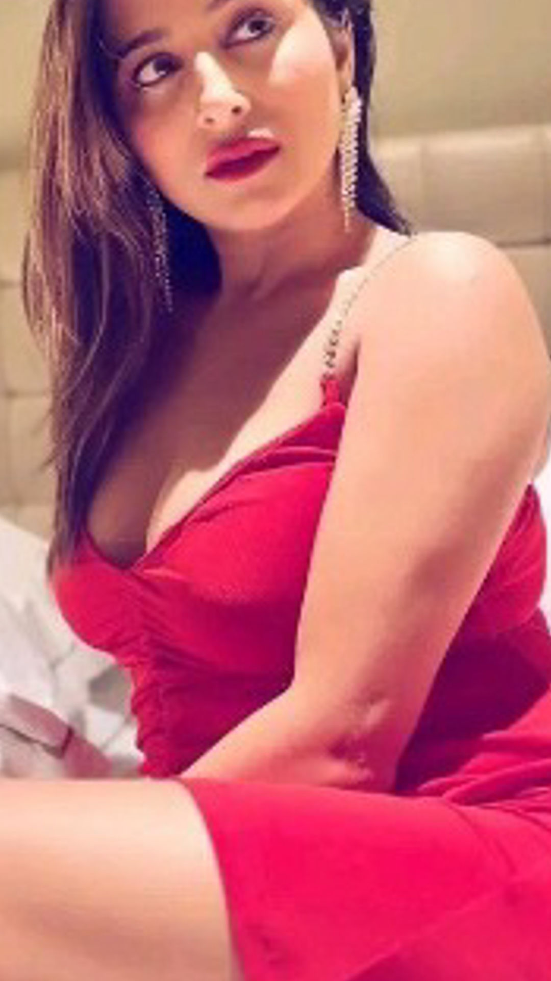 Hot Busty  Escorts Service In Noida 35꧁❤ 98990T01462❤꧂Call Girls Service In Noida Sector 35