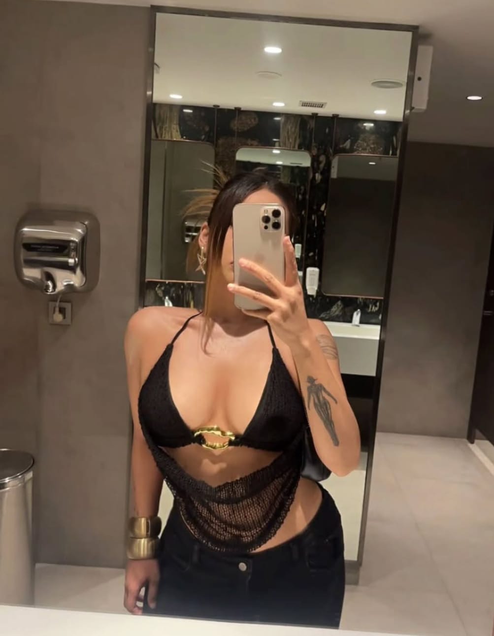 VIP Luxury Female Escort Service For Munirka 9625776647 All Delhi NCR