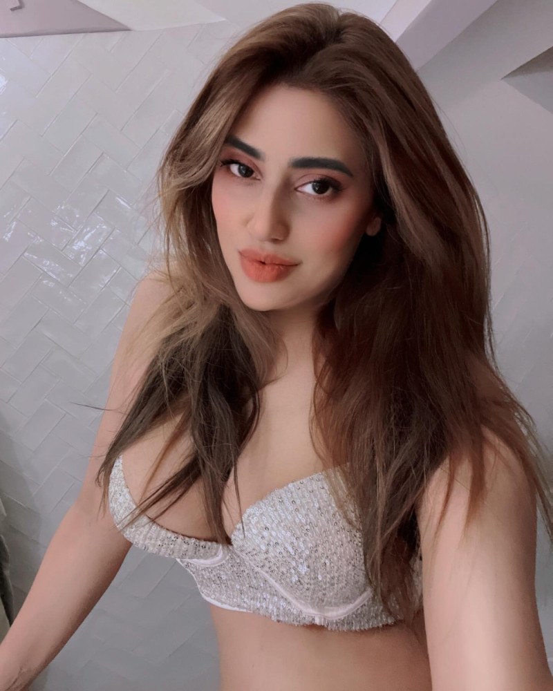 दिल्ली Escorts 9958659377 Call Girls in AeroCity