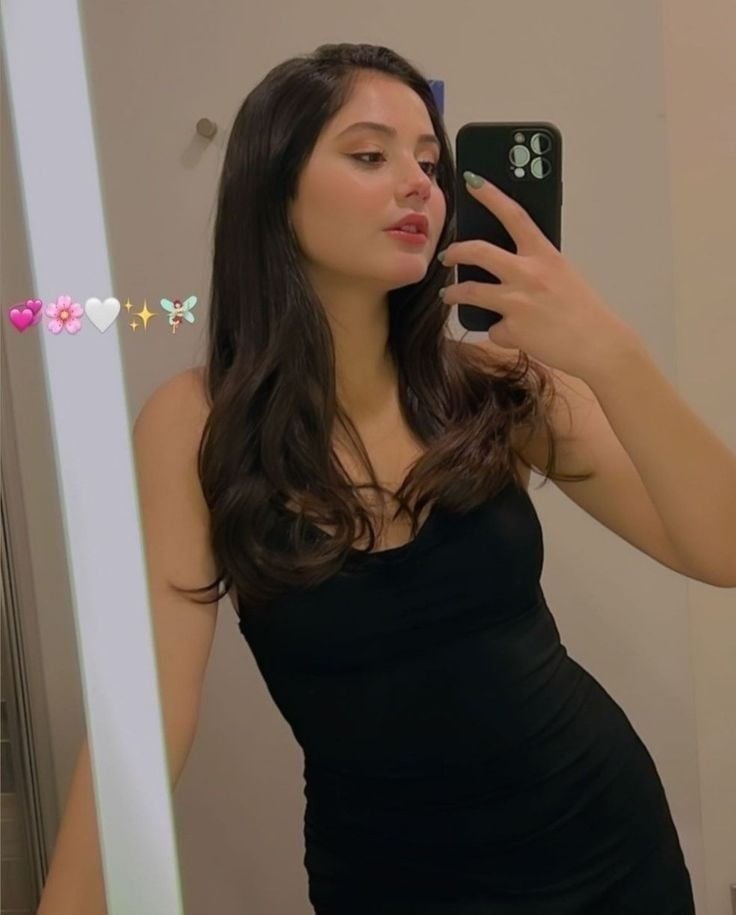 flexible Dwarka Sector-10 Call girls Delhi +919220592151 Vip Indian Call girl Delhi Ncr
