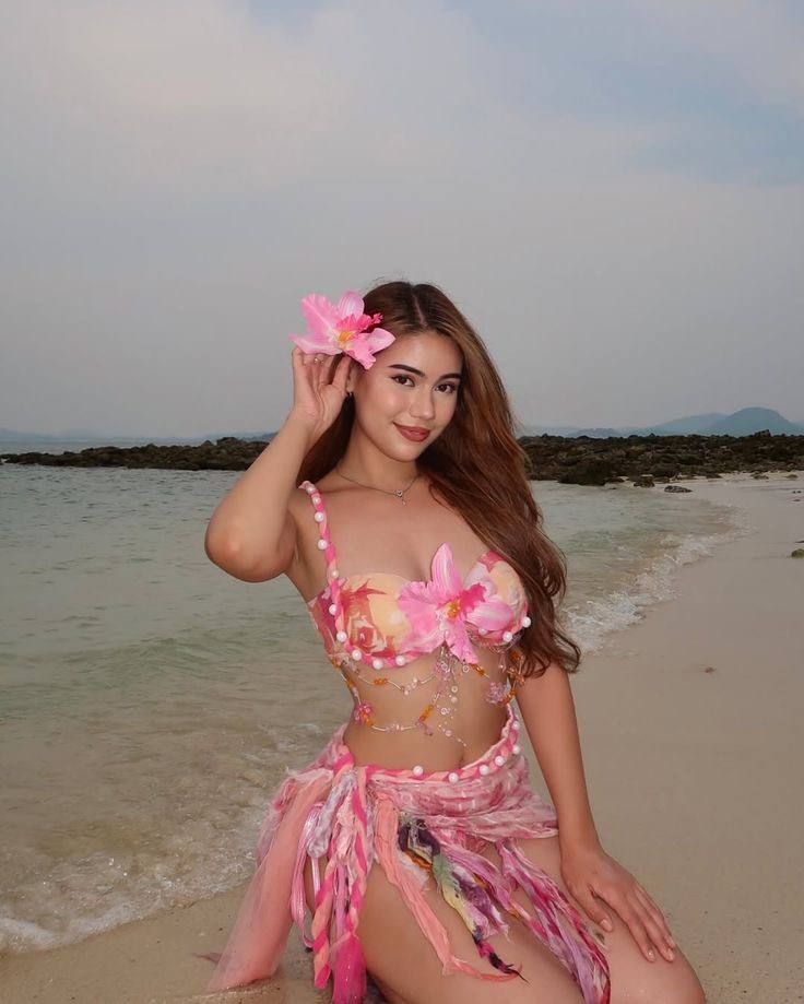 Premium Call Girls in goa Baga 8377949611 Escort Services out call service 24/7