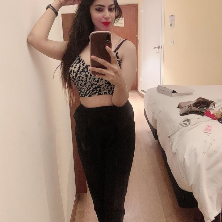 Call Girls Service In Gurgaon Sector 17 (|⑨⑨⑤⑧⓪①⑧⑧③①|) Gurgaon Escort +𝓒𝓪𝓵𝓵+𝓖𝓲𝓻𝓵𝓼