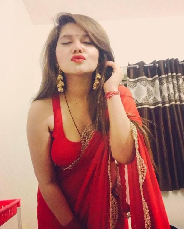Girls Escorts in Moti Bagh, Call Girls Escorts in Sarojini Nagar