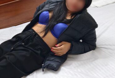 Hi, I’m Silvi Chaudhery, a 35-year-old sophisticated and independent beauty based in Delhi. Born and educated in the capital, I graduated from a reputed college and have a background in fashion and communications.