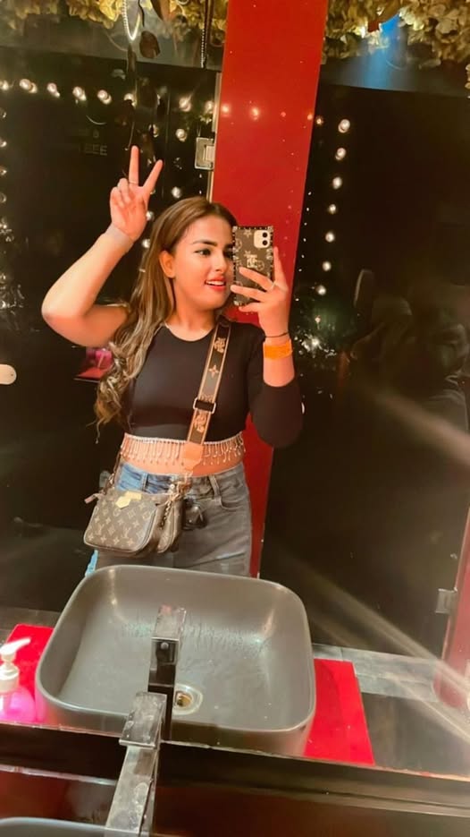 flexible Sector 147 Noida Call girls Delhi +919220592151 Vip Indian Call girl Delhi Ncr
