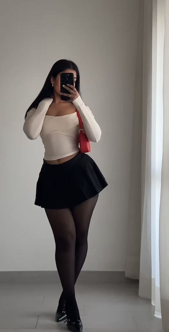 Delhi:999O327884 Low Price Call Girls In Sector 25 Gurugram Delhi Escort