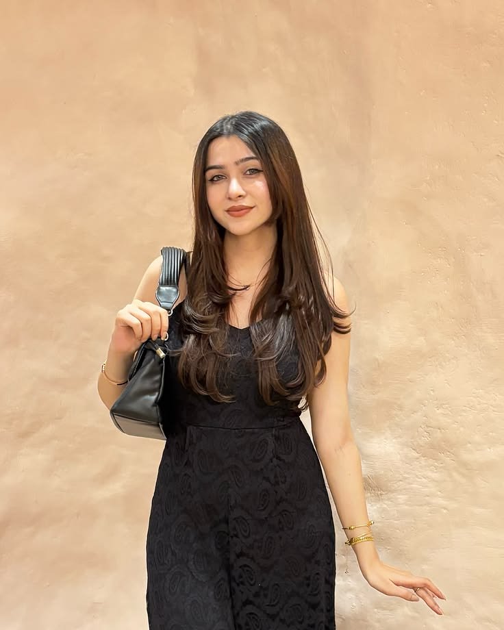 Noida Escort Service | Ek Murti Chowk Call Girls 📞 +91-9899943406 Cash Payment