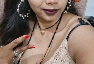 (GENUINE HOT HOUSEWIFE BHABHI BIG BOBBS) LIVE FULL NUDE VIDEO CALL AND AUDIO ROLEPLAY DIRTY TALK