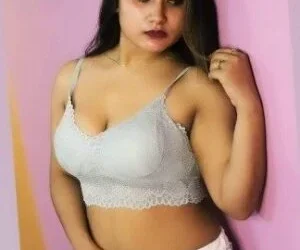 Call Girls in Delhi MG Road 8447389422 ESCORT