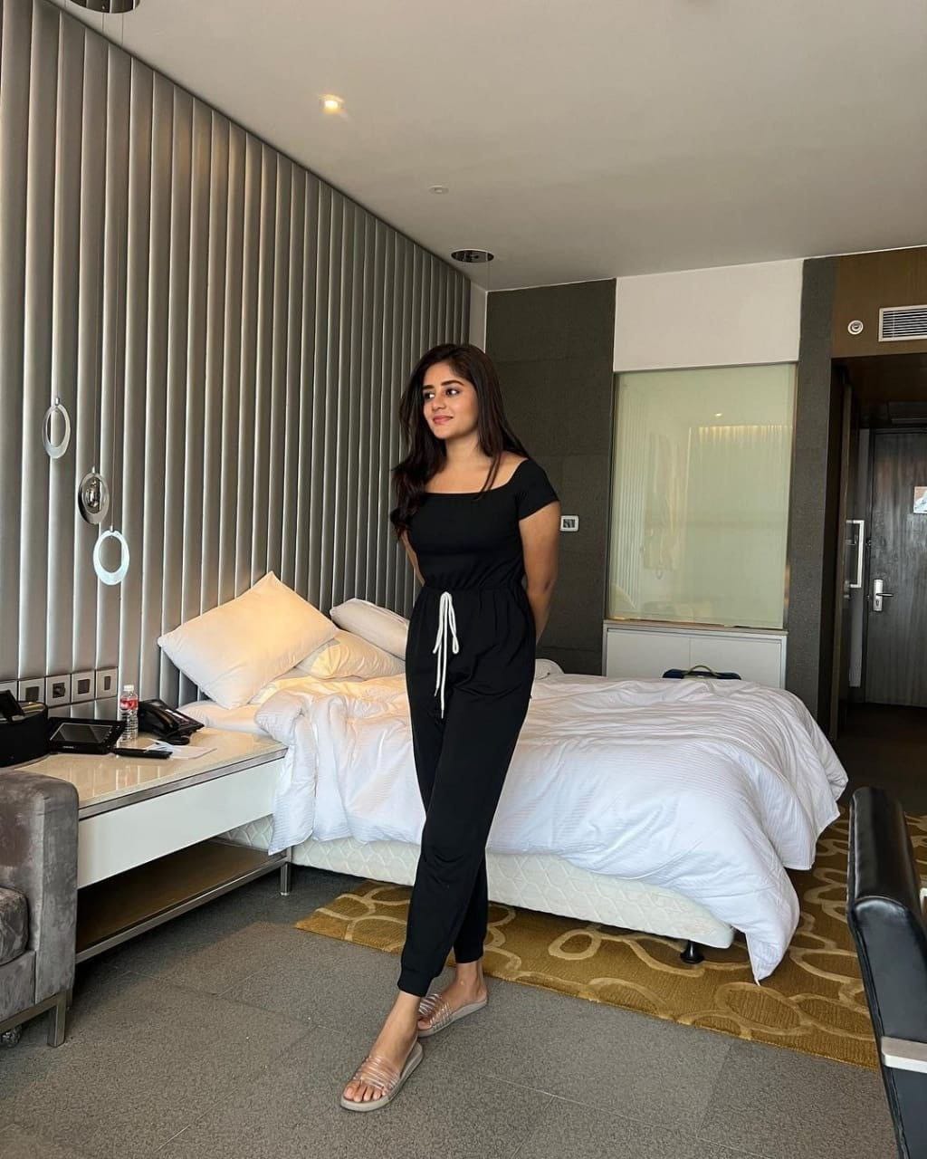 Panvel Call Girls Hot Sexy Escorts Services Near By Vashi Call Girls 9137990301