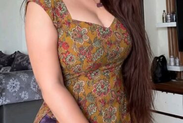 Call girls in Model Town Delhi 8588866654 Escorts service