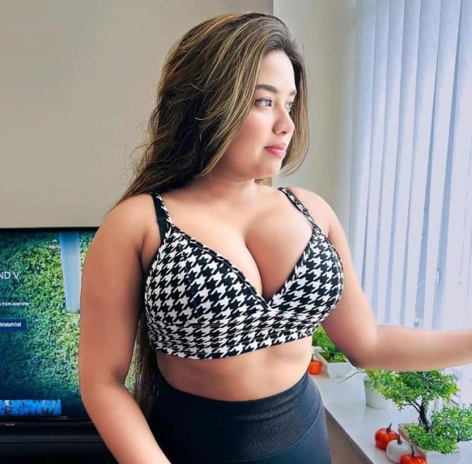 Escorts Service Near Taj Mahal Palace Mumbai 9833754194, Mumbai Housewife Colaba Escorts