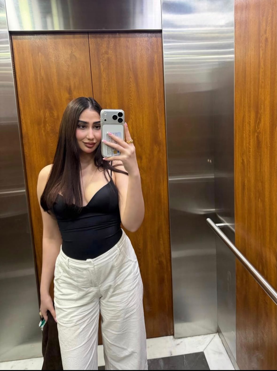9319099832 Call Girls In   Anjuna Beach Goa