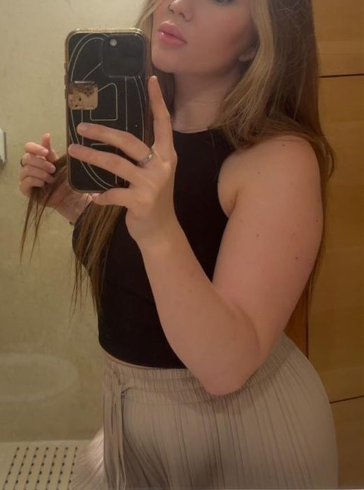 Very Clean Call Girls near The Lalit Hotel Cp, 9958560360, Decent Female Escorts Service