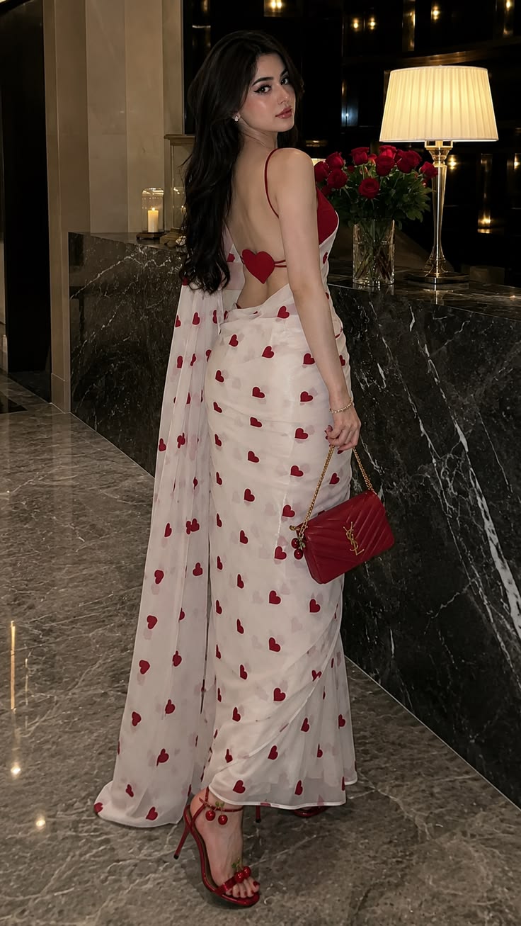 Call girls in Kalkaji Extension Delhi 8588866654 Escorts service
