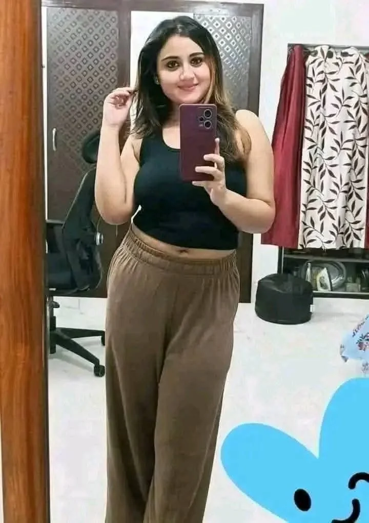 Call Girls Near The Royal Plaza DeℒhI ✲[[99-58-O-18831]]✲✌दिल्ली🤽‍♂️
