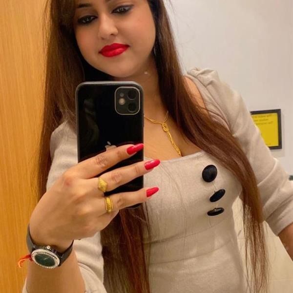Call Girls Near Crowne Plaza Delhi noida DeℒhI ✲[[99-58-O-18831]]✲✌दिल्ली🤽‍♂️