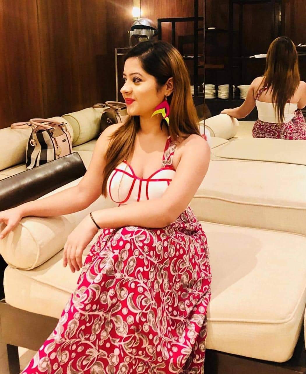 9999517912 Friends Colony Call Girls AVAILABLE GIRLS- Delhi Call Girls @5* Hotels