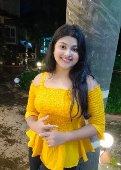 CALL Girl in Delhi Escort Call Naiyra 8796320577