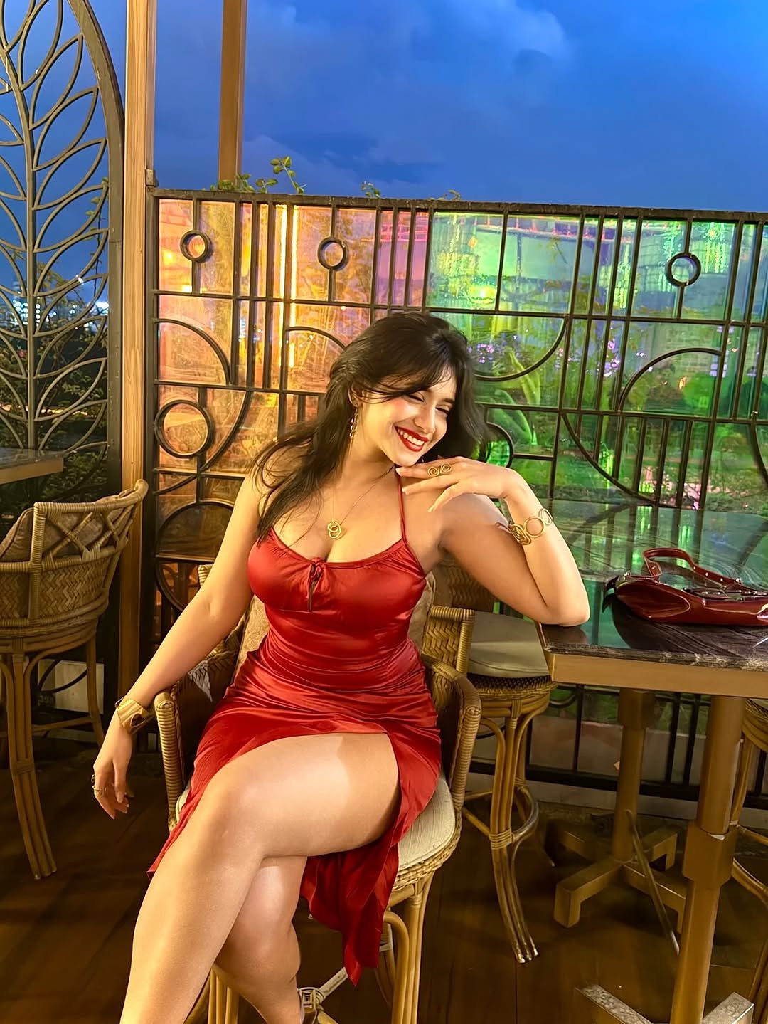 Bandra West High Profile Independent Call Girls, Vashi Housewife Escorts