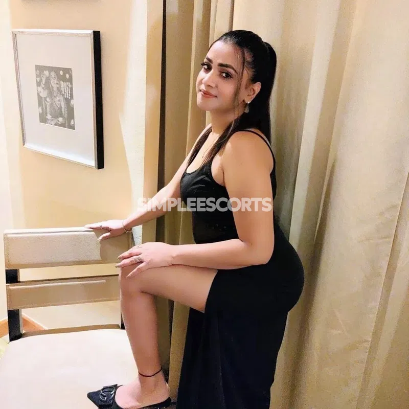 Call Girls- In Hotel BB Palace New Delhi, 991O5888O3 Delhi ꧁ 24Seven Escort Service