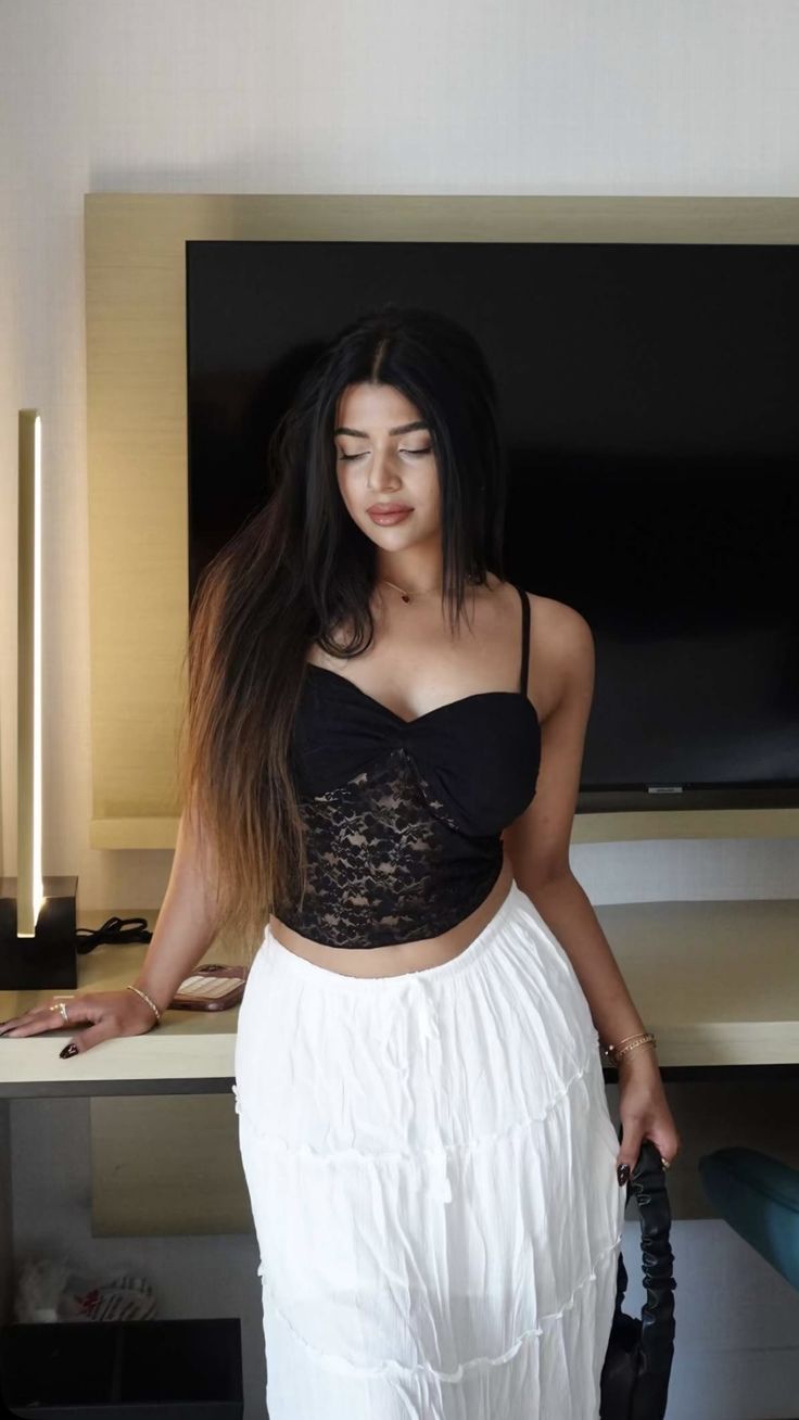 Call Girls In Shahpur Jat ☎️ ( 8447074457 ) Delhi Women Seeking Men Dating Service