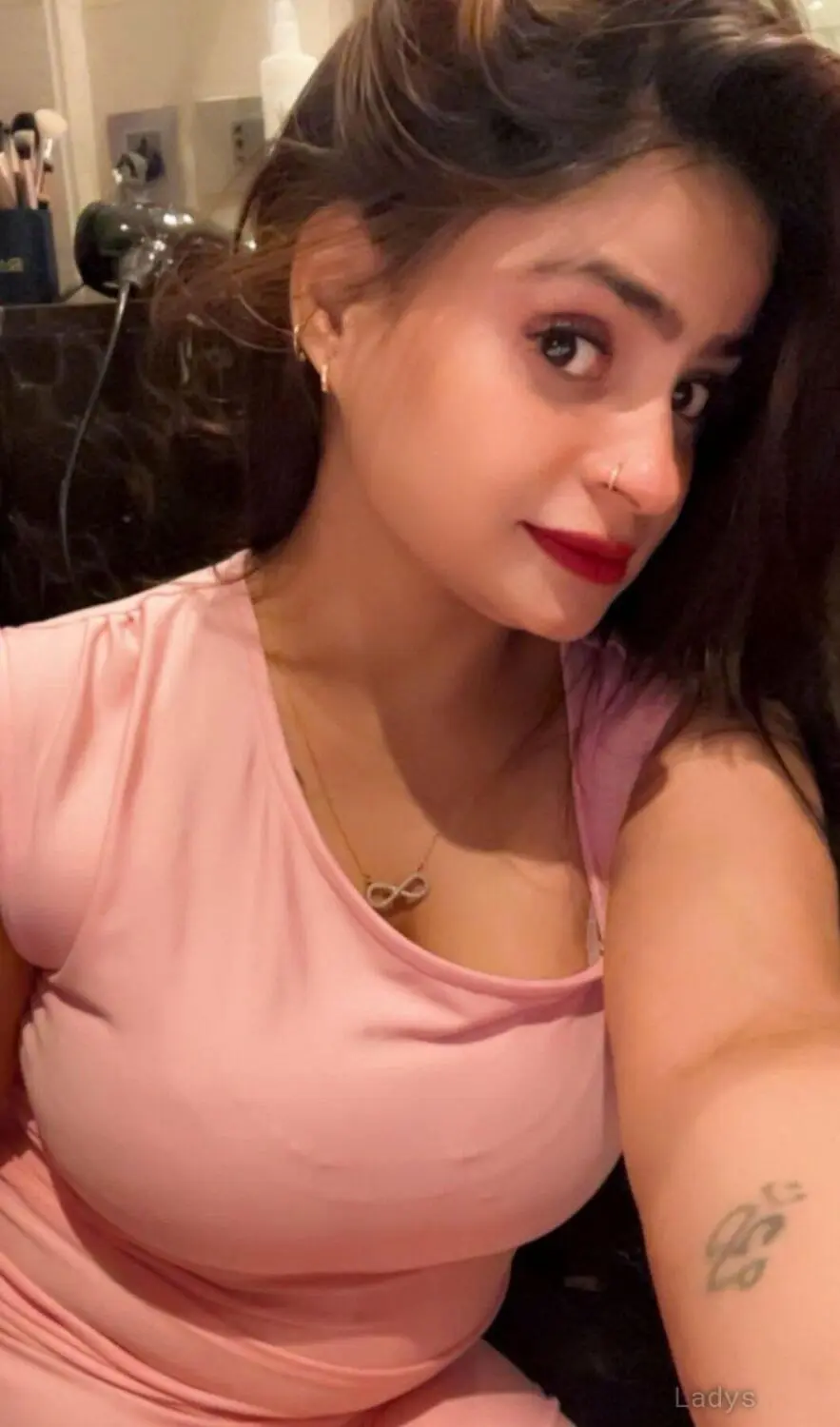 Rassian TOp￣￣Young Call Girls In Defence Colony 9990224454 Female Escorts Service Delhi NCR