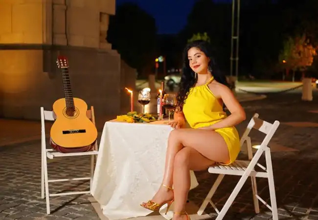 Hire Private Companionship in Gurgaon Sector 38 | +91-9350244141