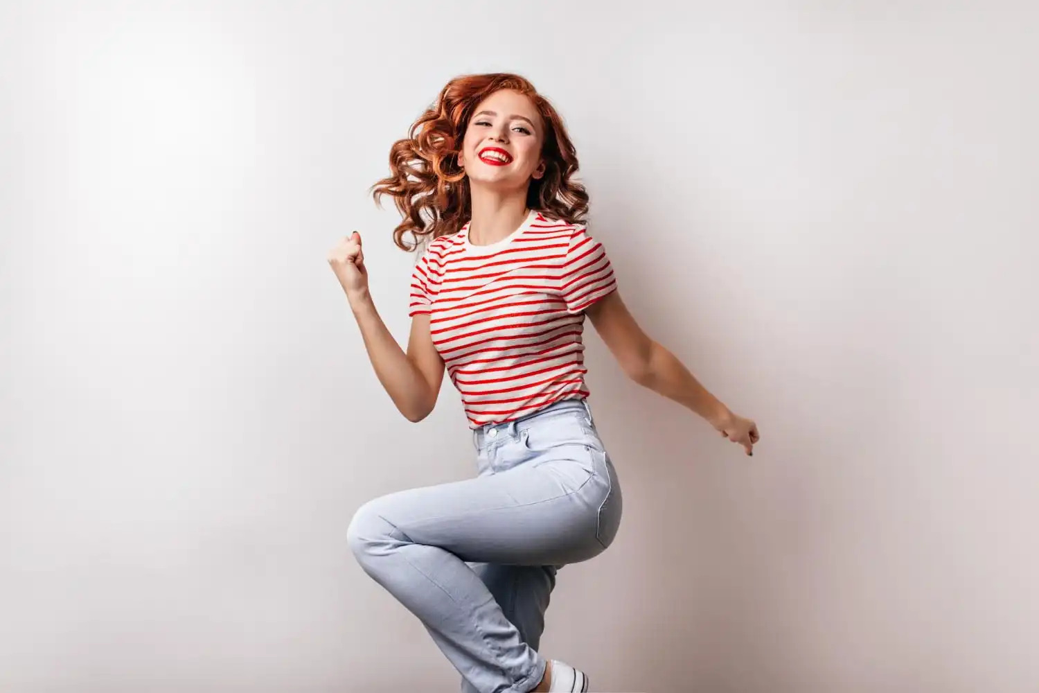 Hire Private Companionship in Gurgaon Sector 38 | +91-9350244141