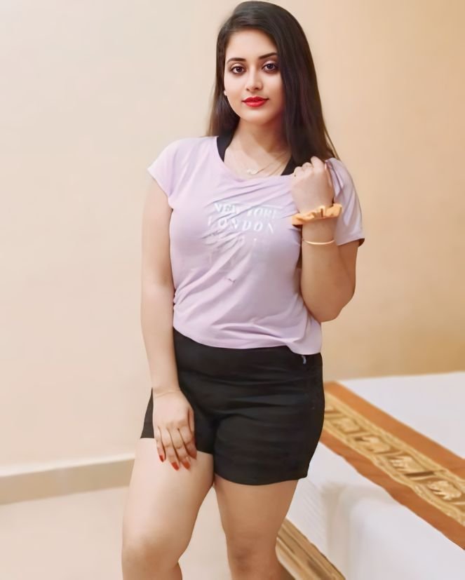 /→┗( Call Girls IN Nanakpura Delhi 9711881147 -Escorts ServiCes Women Seeking Men In Delhi NCR￣●)