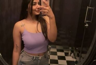 Call Girls in Noida Sector 61 Metro Station 9220134599 Escorts Service